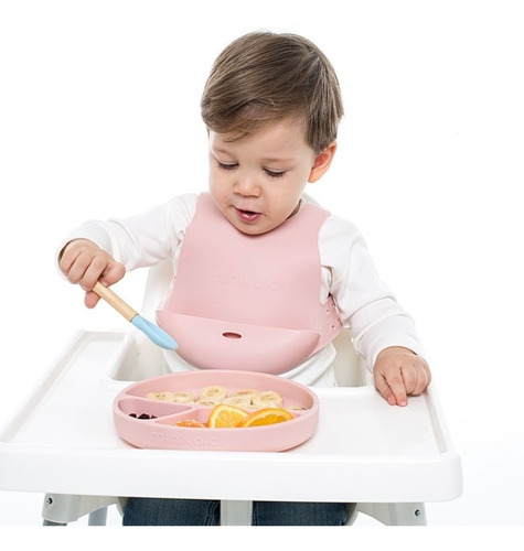 Imagen 6 de 6 de Babero Silicona Bolsillo Contenedor Minikoioi Flexi Bib Color Pinky Pink
