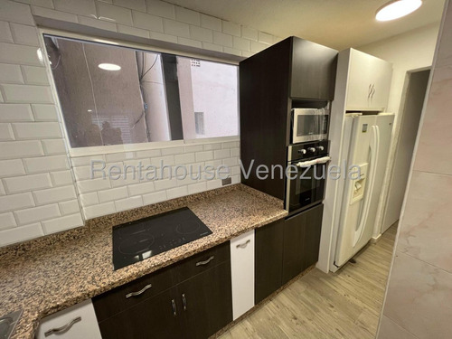 Yb Se Vende Precioso Apartamento Remodelado En Los Palos Grandes #25-21737