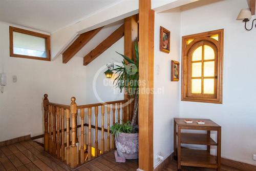 Casa En Venta De 14 Dorm. En Viña Del Mar