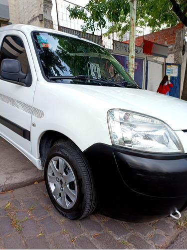 Imagen 3 de 24 de Peugeot Partner 2015 1.6 Hdi Furgon 5as Doble Puerta Lateral