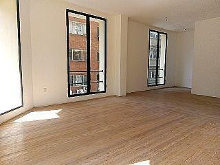 Imagen 5 de 10 de Gran Loft Esquina Frente A La Plaza Matriz !!
