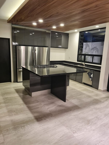 Imagen 28 de 30 de Se Vende Casa En Lomas De Juriquilla, 3 Niveles, Doble Altur