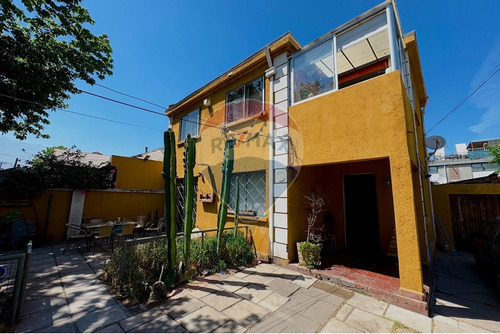 Dos Casas En Un Terreno De 452 M2 En Ñuñoa