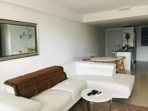 Hermoso Apartamento En Venta En Torre Esmeralda, Punta Del Este.