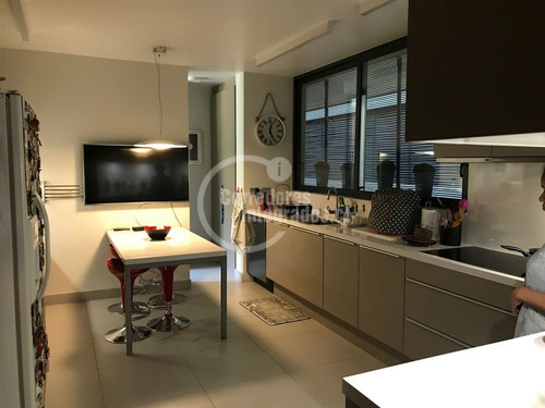 Departamento En Venta De 4 Dorm. En Lo Barnechea