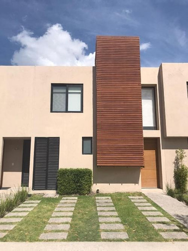Imagen 1 de 10 de Casa En El Recuerdo, El Refugio Residencial 2 Rec Con Baño C