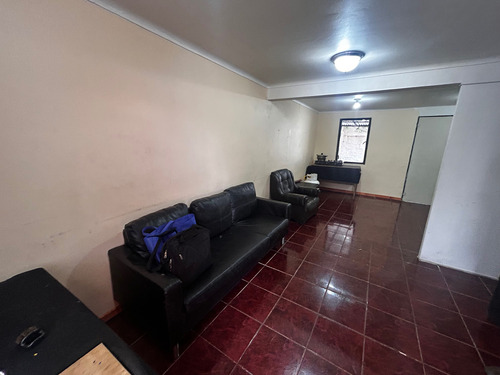 Casa 2 Pisos, 2 Dorm, 1 Baño, Pje Cerrado (51066)