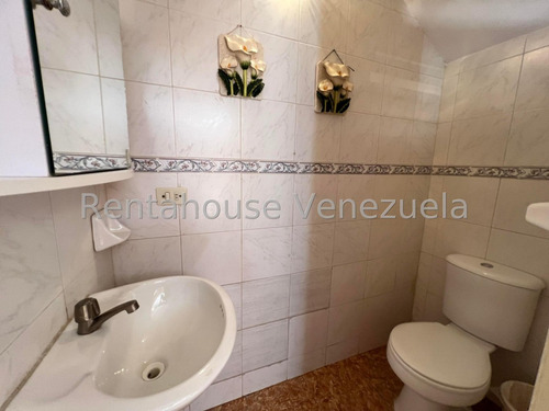 Dennymar, Vende Hermosa Casa Dentro De Urbanismo Privado Y Exclusivo De Cabudare Consta De 4 Habitaciones Y 6 Baños En Impecables Condiciones Por Favor Visítala! B5a7688