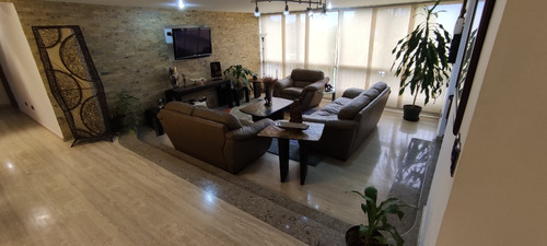 Js Group Ccs Vende Espectacular Y Amplio Apartamento En La Urb. Los Naranjos, Y.m.