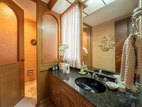 ¡descubre El Hogar De Tus Sueños En Bosques De Las Lomas!