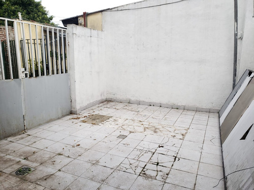Imagen 11 de 23 de 2 Amb Venta Castelar C/patio - Entra. Independient