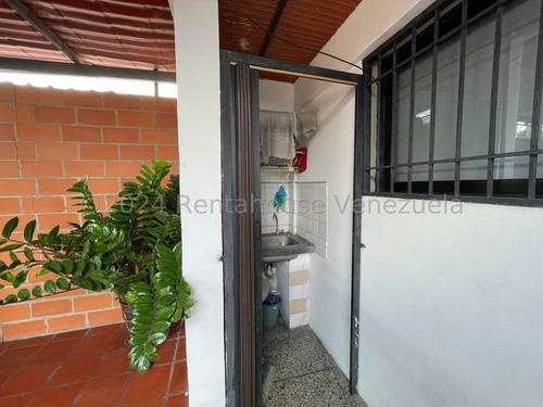 Alquiler Fabulosa Casa Con Gran Potencial Comercial,ubicada Al Centro De Barquisimeto Gabriela C