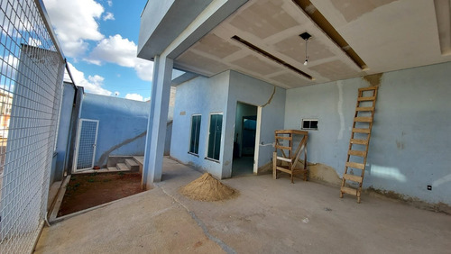 Imagem 3 de 12 de Excelente Casa 04 Quartos Closet Piscina Sauna Churrasqueira - 19528