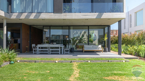 Casa En Venta 8 Ambientes Virazón Nordelta
