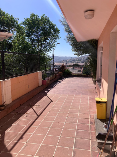 Excelente Casa Y Conectividad En Cerro Alegre