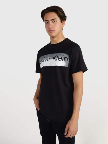 Playera Negra Con Logo Frontal Calvin Klein Hombre