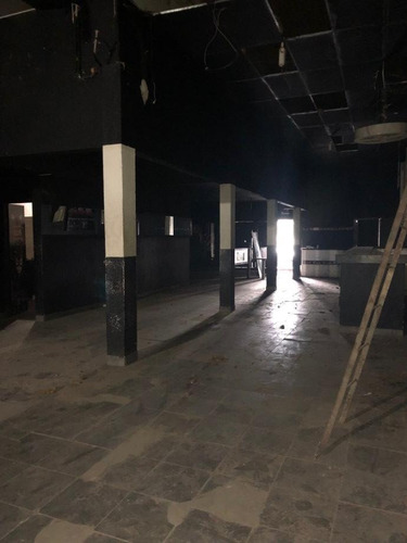 Imagen 2 de 4 de Inmueble Comercial En Alquiler En Lanus Oeste