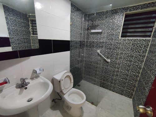 Imagen 9 de 14 de Apartamento En Alquiler, 2 Habitaciones, Evaristo Morales, 1 Parqueo, Balcón, 2do Piso.