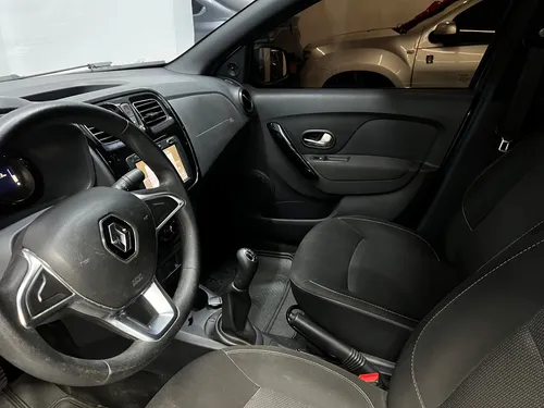 Renault Logan 1.6 Expression / Life +