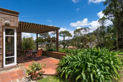 Casa En Venta En Loma Del Escobero. Cod V1148