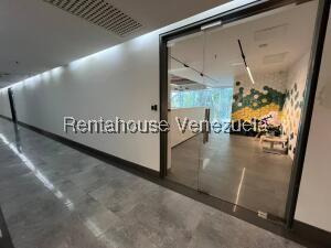 Moderna Oficina En Alquiler En Los Naranjos Del Cafetal