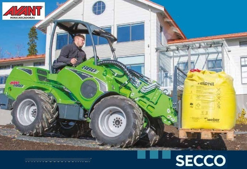 Imagen 5 de 13 de Minicargadora Articulada Multifunción Avant Nueva 850 Desde
