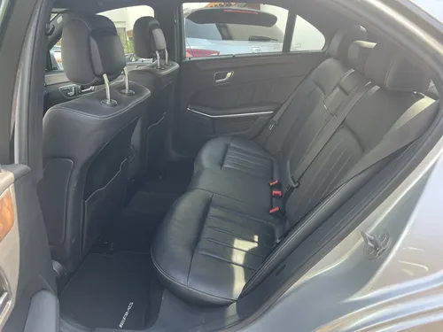Mercedes Benz E400 Sedan