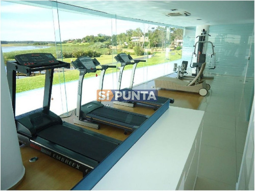 Imagen 15 de 16 de Apartamento De 3 Dormitorios Y Dependencia, Playa Mansa