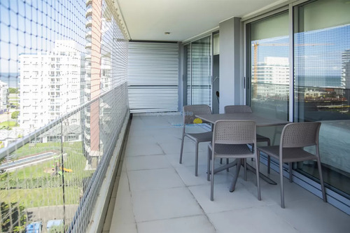 Apartamento En Venta En Torre Esmeralda De 3 Dormitorios , En Punta Del Este