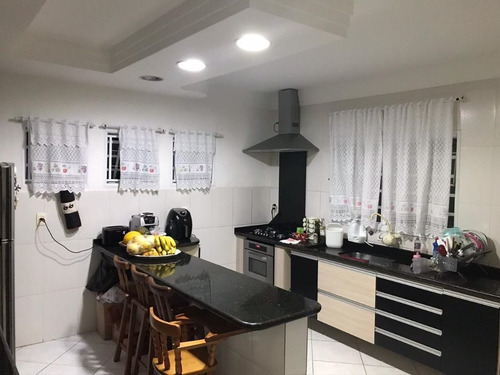 Imagem 8 de 16 de Casa Com 3 Dormitórios À Venda, 340 M² Por R$ 950.000,00 - Jardim São Pedro - Mogi Das Cruzes/sp - Ca0732