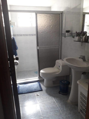 Imagen 26 de 30 de Venta De Apartamento En Crespo.