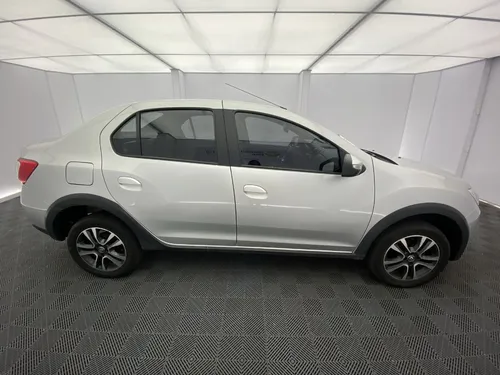 Renault Logan 1.6 Privilege / Intens