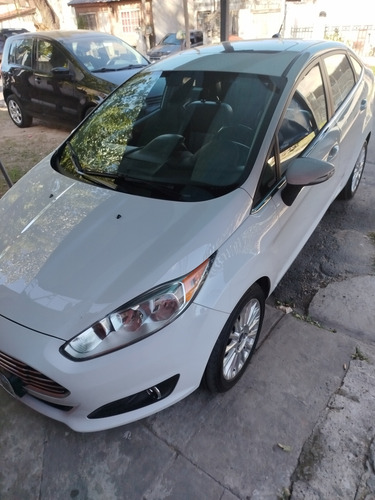 Ford Fiesta Kinect Titanium Sedan