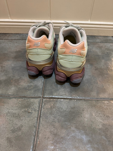 New Balance 9060 Nike Jordan Adidas Puma Asics Vans Retro (Usado)
