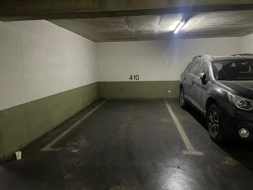 Estacionamiento Huérfanos / Amunategui