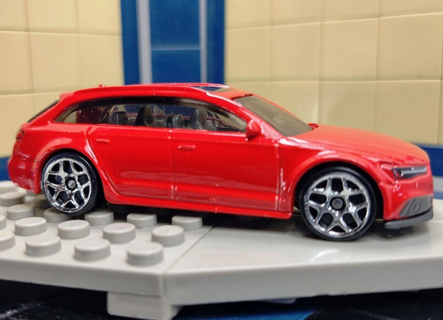 Priviet Lux Audi Rs 6 Avant '17 Rojo Hot Wheels Hw 1