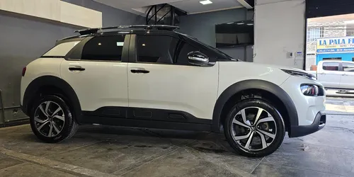 Citroën C4 Cactus 1.6 Shine Turbo Aut