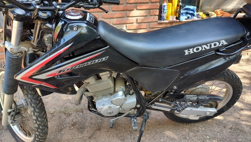 Imagen 14 de 25 de Moto Honda Tornado Xr 250 2016 7300 Km Impecable Original !!