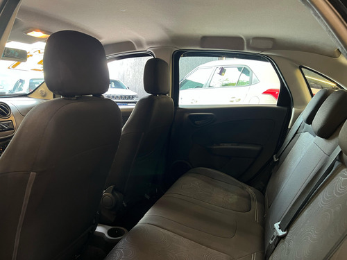 Fiat Grand Siena 1.0 Flex 4p 5 marchas