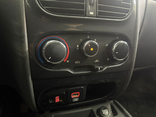 Fiat Strada 1.8 MPI ADVENTURE CE 16V FLEX 2P MANUAL