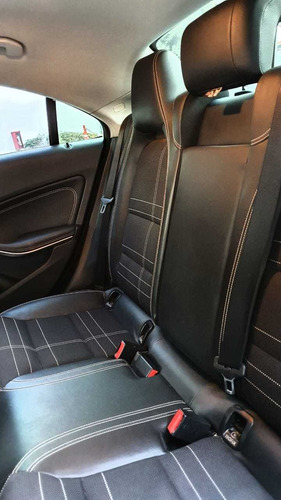 Mercedes-benz Clase Cla 1.6 Cla200 Coupe Urban 156cv Mt 2013