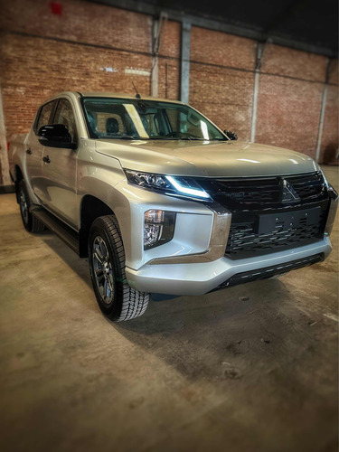 Mitsubishi L200 2.4 Di-d High Power 181cv Cuero