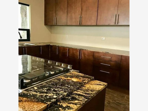 Imagen 2 de 9 de Casa Sola En Venta Fracc. Residencial Hacienda La Nogalera