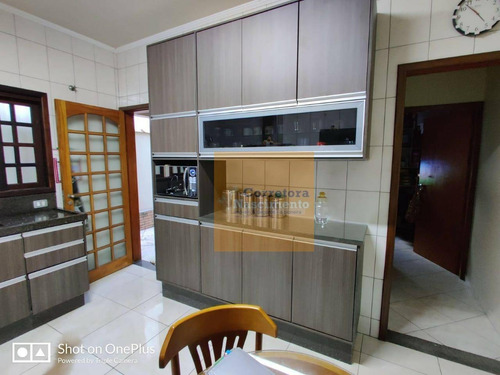 Imagem 10 de 24 de Vende Sobrado Com 3 Dormitórios 2 Suítes, Quintal, Churrasqueira Perto Novo Shopping 152 M² Por R$ 450.000 - Jardim Sul - São José Dos Campos/sp - So0630