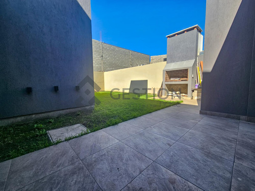Casa En A La Venta En Villa María - Apta Credito