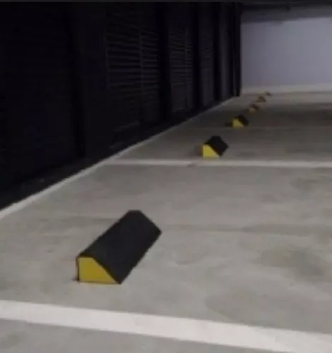 Bola de auxílio de estacionamento para garagem da Securityman (pacote com  2) – estaciona com confiança todos os tempos – Alta visibilidade, macia e  fácil de instalar assistente de estacionamento para garagem –