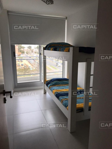 Imagen 9 de 12 de Apartamento De Dos Dormitorios En Venta En Torre Con Servicios - Punta Del Este Roosevelt