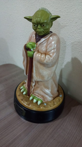 Cofre Boneco Mestre Yoda Star Wars Colecionador 30cm