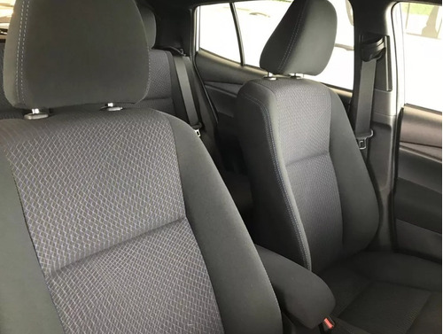 Imagen 4 de 17 de Toyota Yaris Xls 6m/t 5p $ 8.760.000 L2