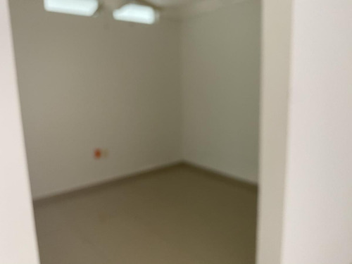 Imagen 20 de 25 de Lomas Residencial, Casa En Renta De 4 Recámaras Y Con Amplio Jardín